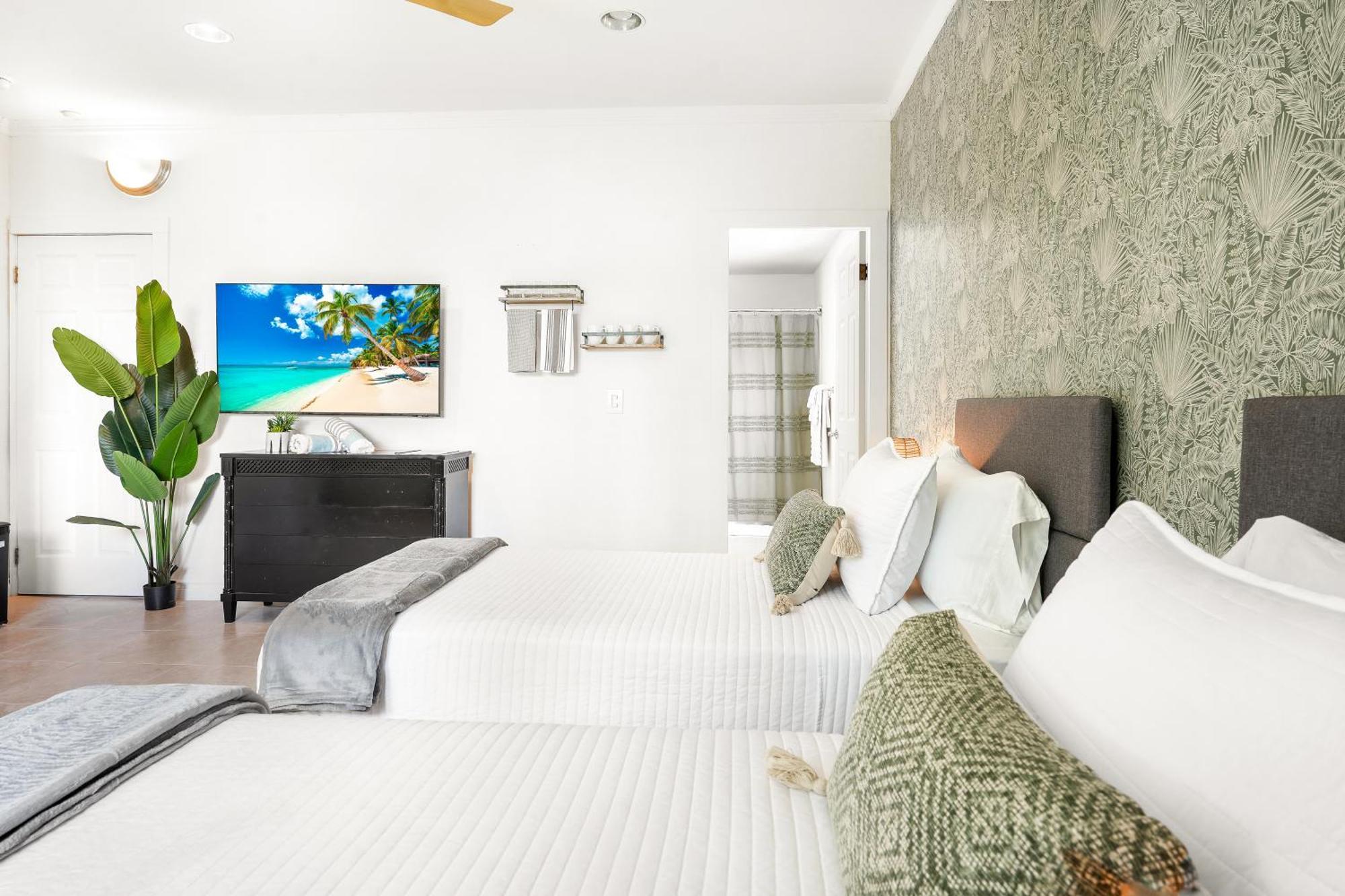 Cobalt Coast Resort West Bay Eksteriør bilde