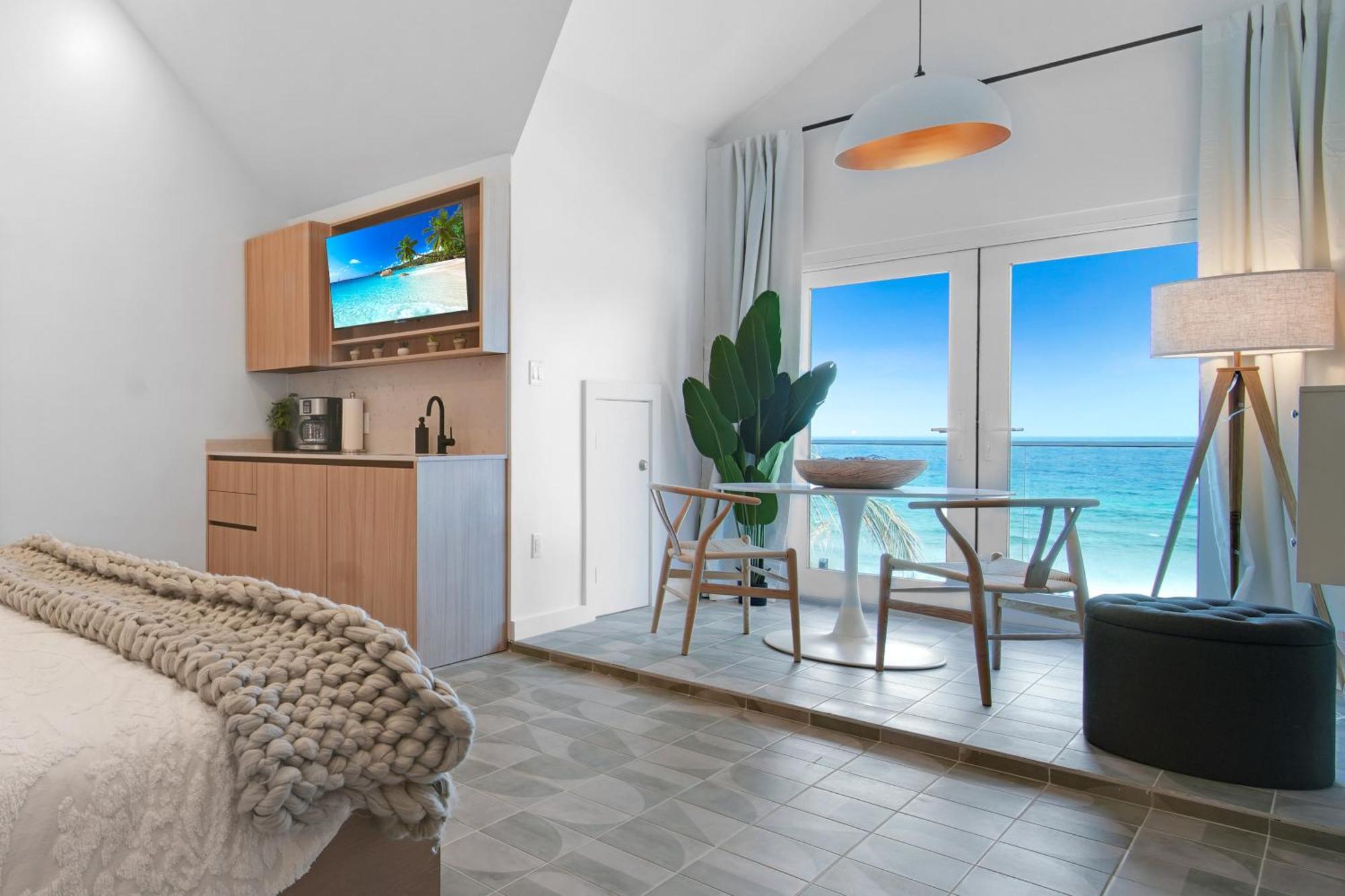 Cobalt Coast Resort West Bay Eksteriør bilde